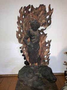 片腕不動様